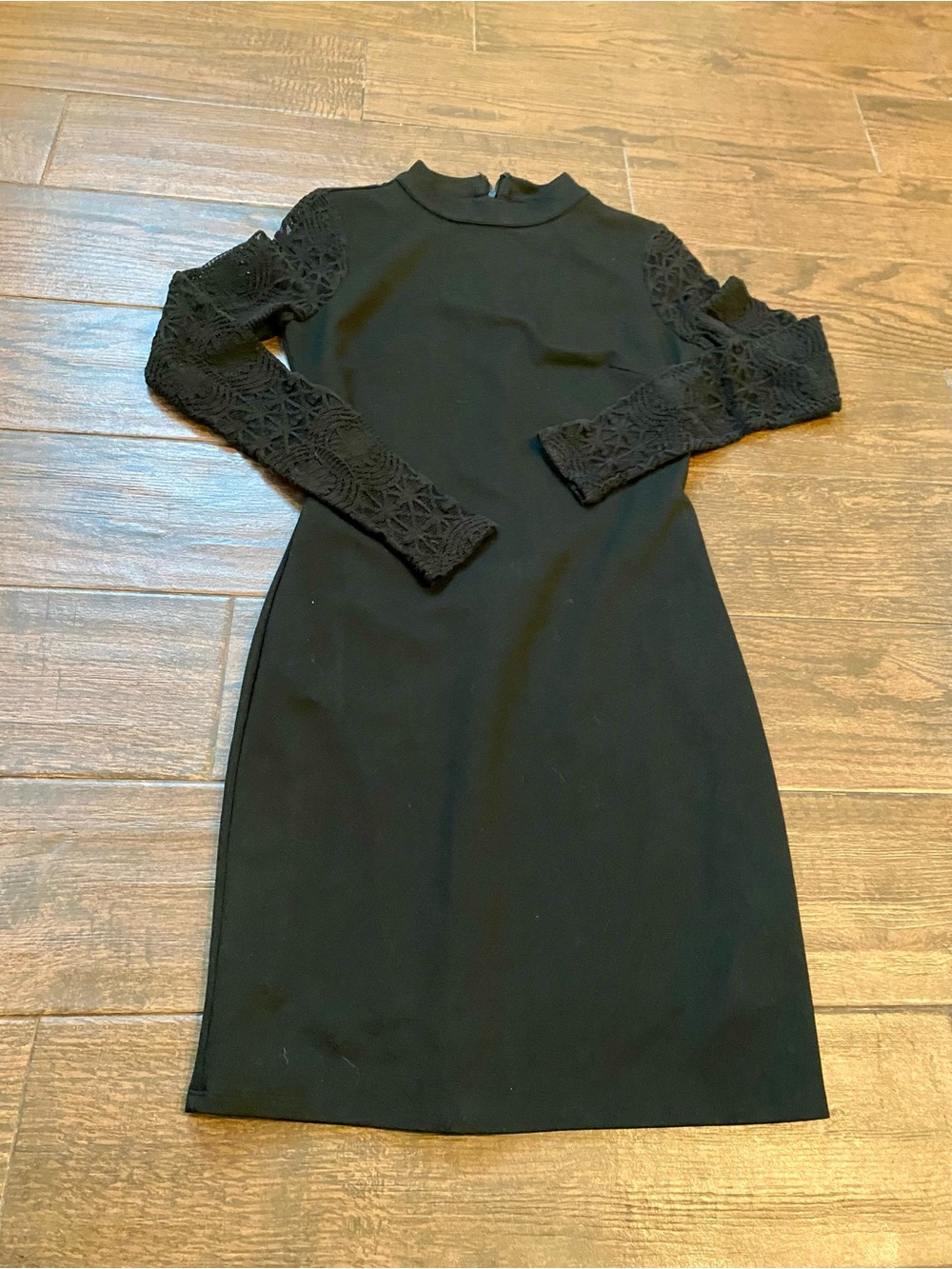 LULUS Black Dress S Crocheted Lace/Net Sleeves Back Zipper Stand-Up Collar